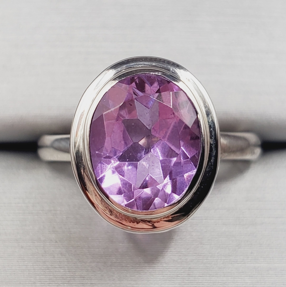 Bezel Set Oval Shaped Amethyst 925 Sterling Silver Heart Design Ring